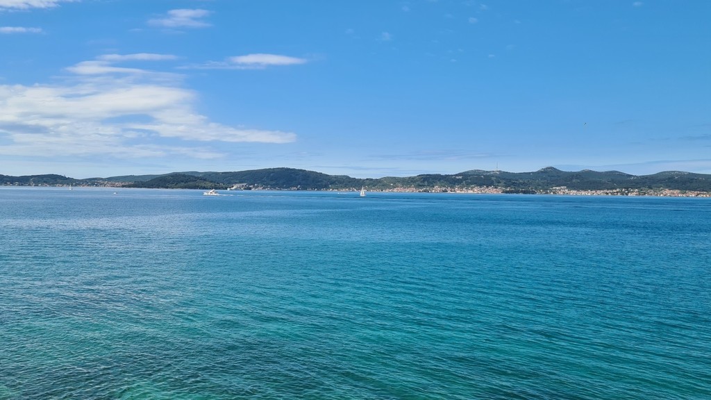 Vista sul mare verso le isole davanti a Zara