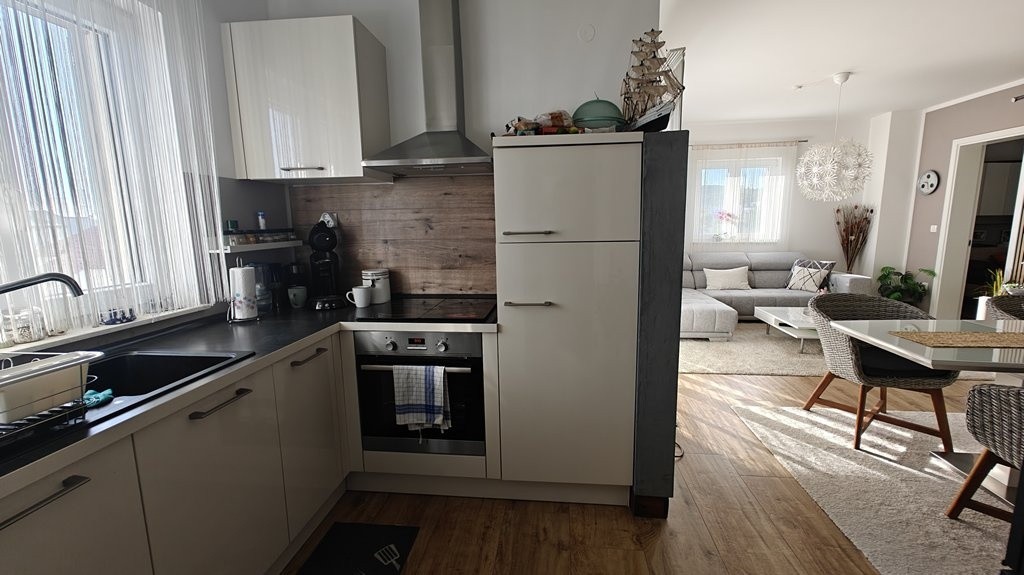 Cucina con elettrodomestici da incasso