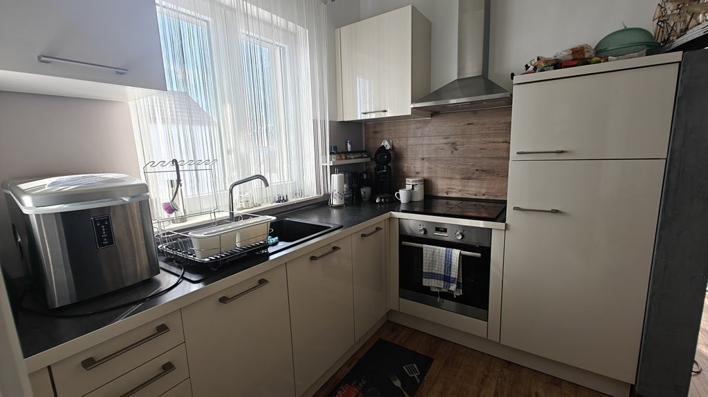 Cucina con finestra