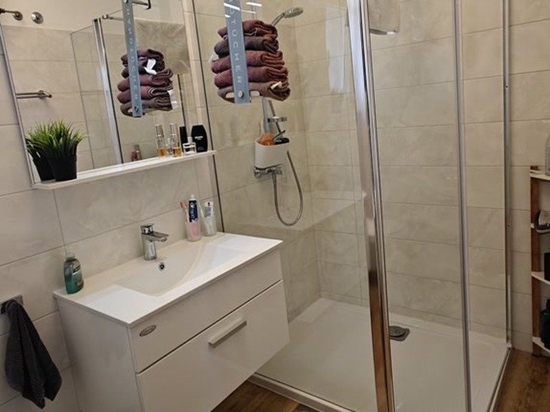 Bagno con doccia
