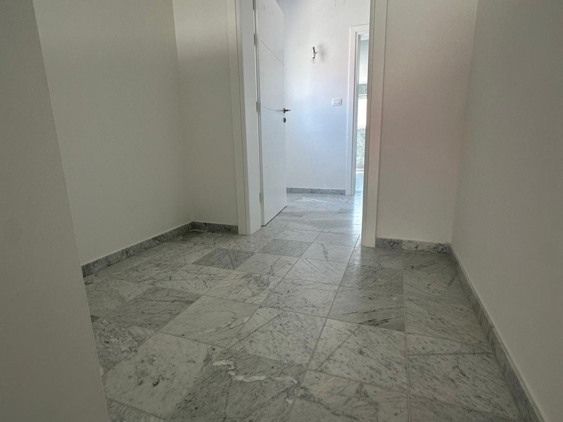 Corridoio con porte delle stanze