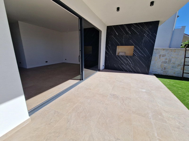 Terrazza coperta con accesso al giardino