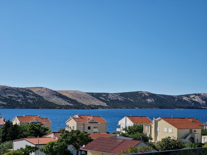 Attico con vista mare a Stara Novalja, Isola di Pag