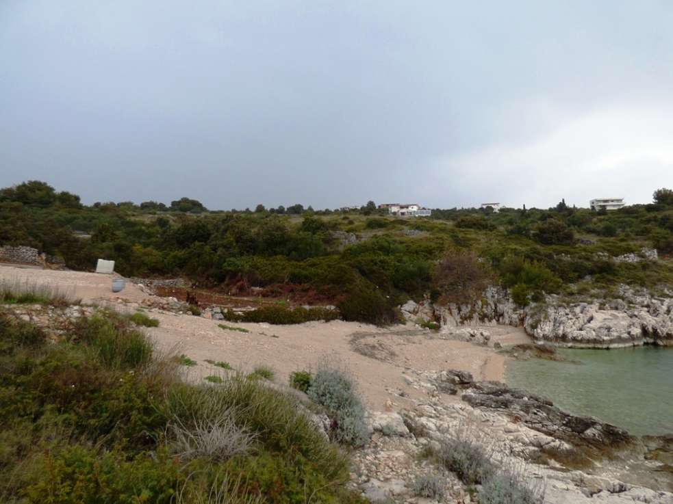 La spiaggia del terreno sul mare vicino a Rogoznica, in vendita. Immobili sul mare - Panorama Scouting