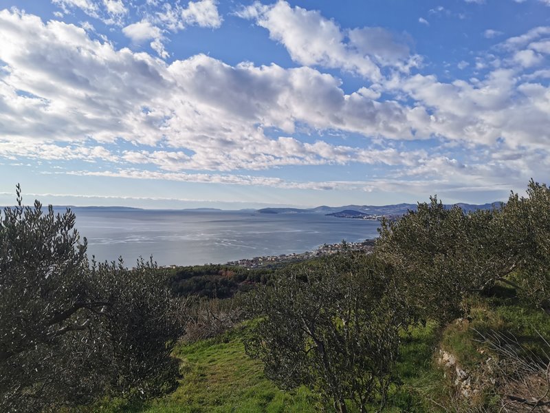 Terreno con vista mare in Croazia.