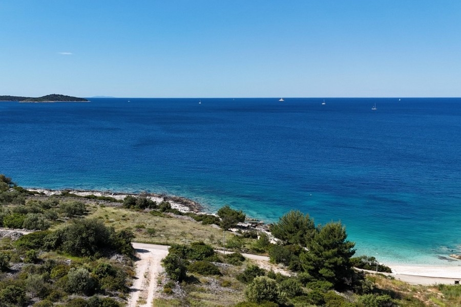 Terreno edificabile direttamente sul mare in Croazia