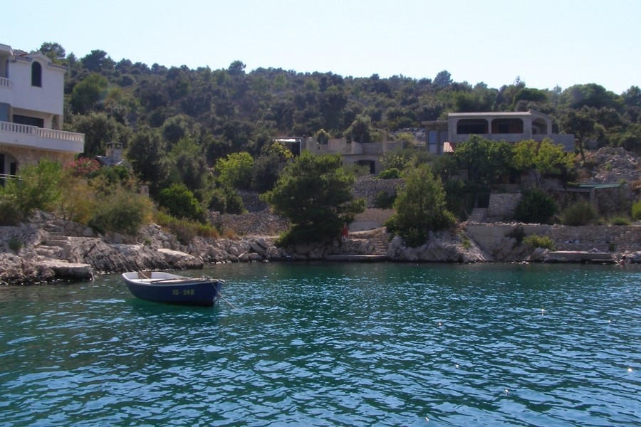 Terreno edificabile vicino alla spiaggia in Dalmazia