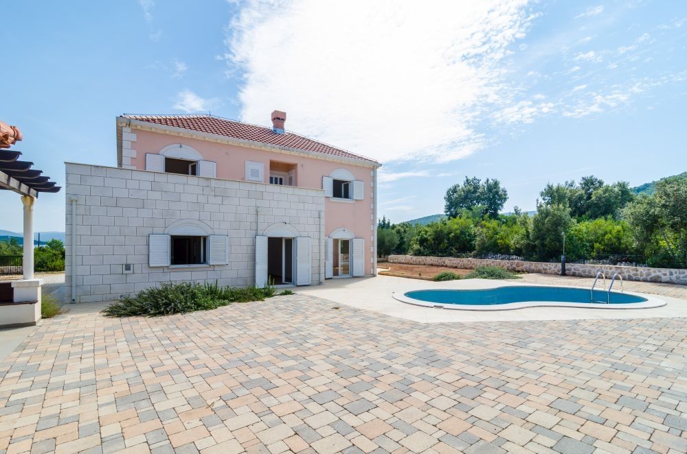 Villa sulla penisola di Peljesac in Croazia in vendita.