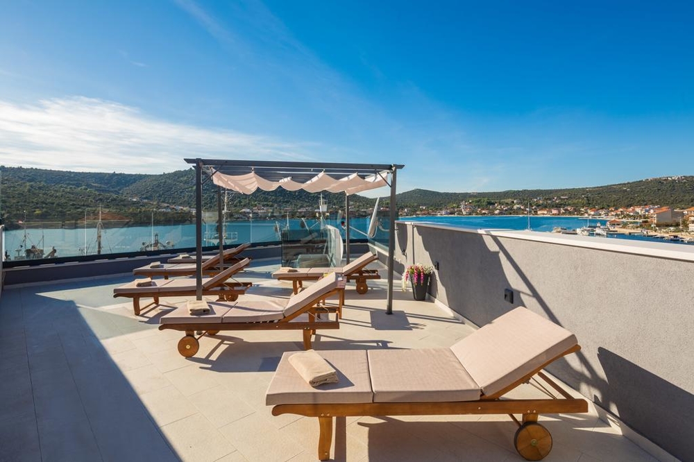 Immobili con terrazza sul tetto sul mare - Panorama Scouting.