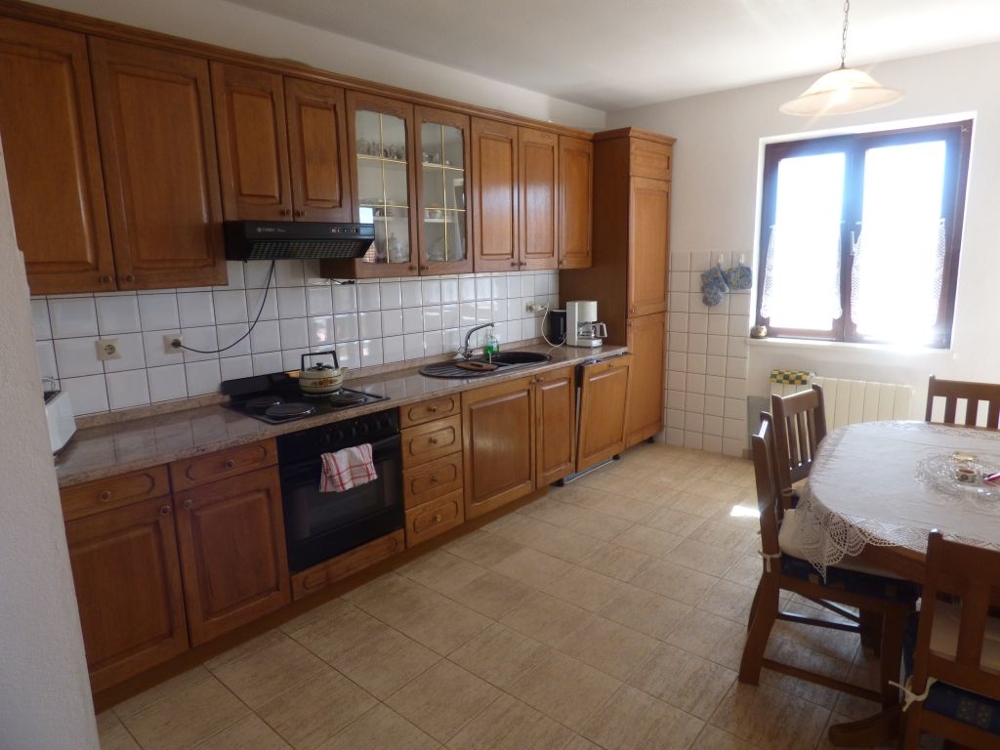 La cucina arredata.