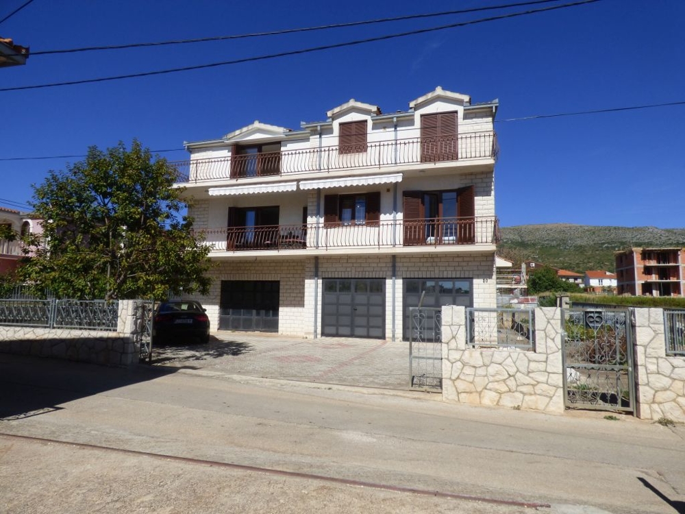 Casa più grande sull'isola di Ciovo in Dalmazia in vendita.