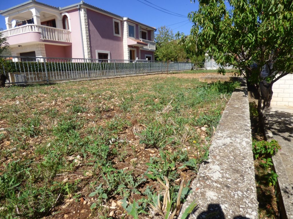 Giardino dell'immobile H1238 in Croazia.