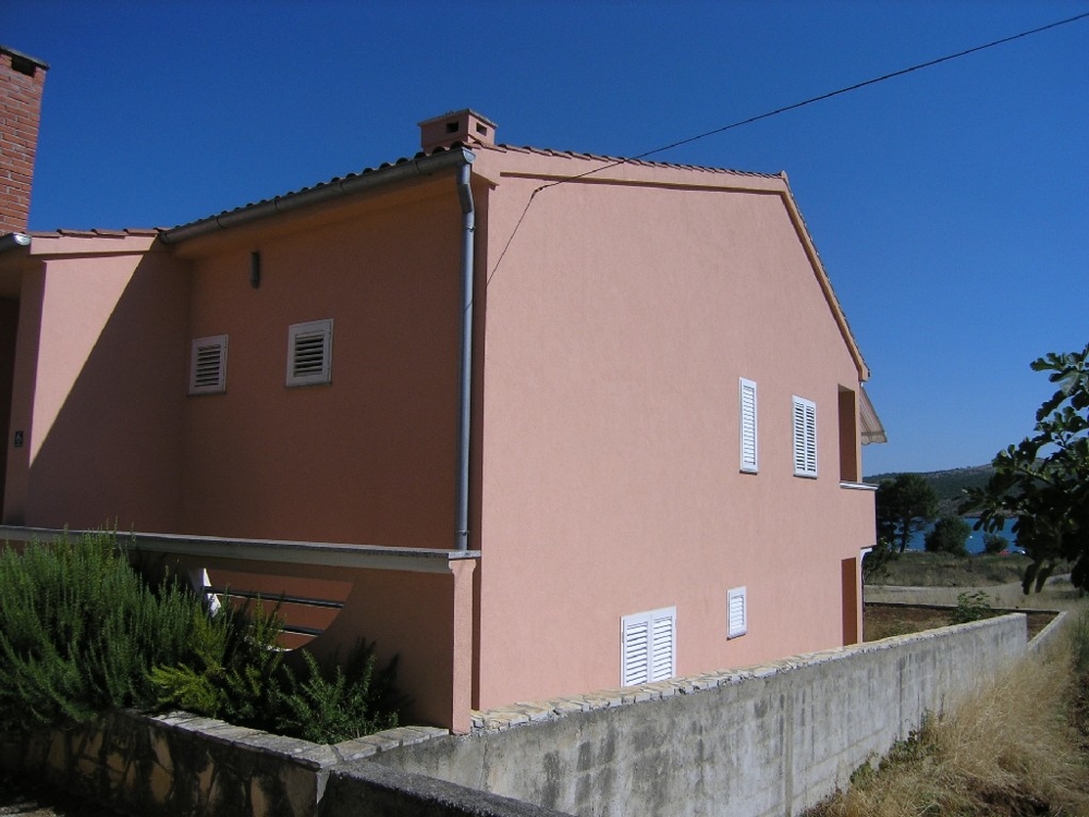 Casa vicina al mare - H1260 retro con vista sul mare.