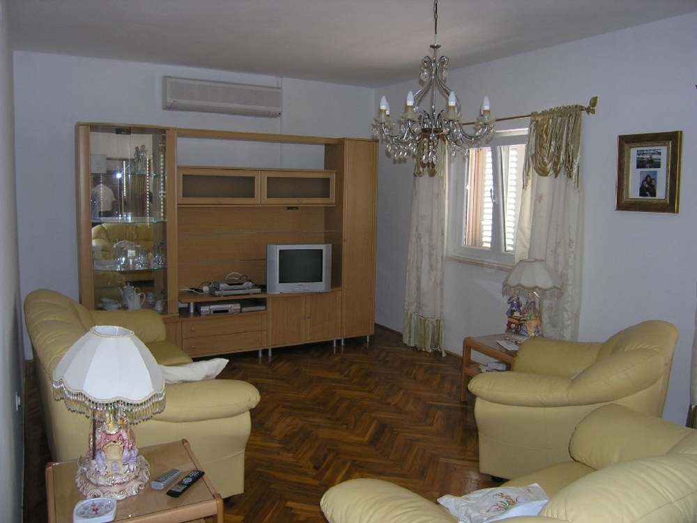 Zona giorno al piano superiore.