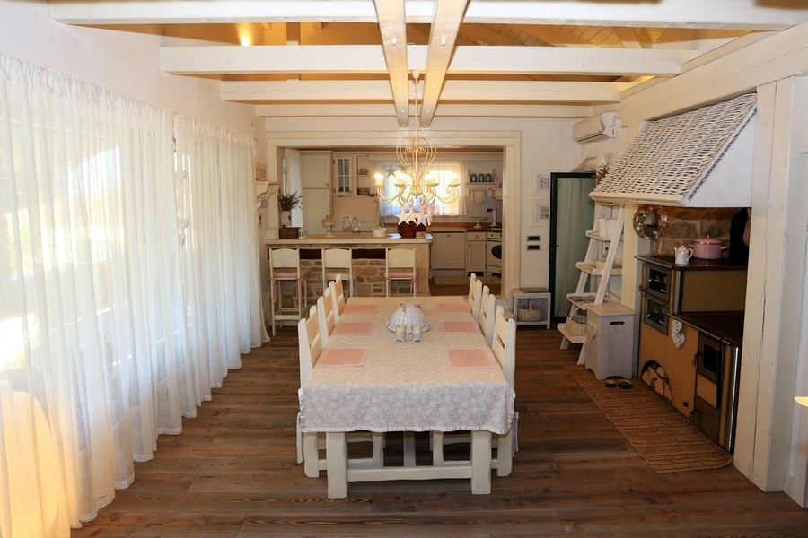 Villa mediterranea in vendita in Croazia sull'isola di Pasman, Dalmazia.