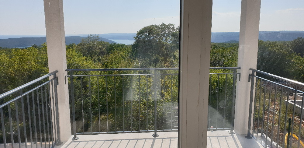 Nuova casa in pietra con vista mare e piscina in Istria in vendita - Panorama Scouting GmbH.