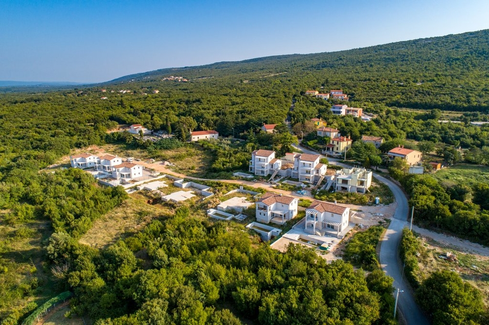 Vista dall'ingresso della villa H1403 vicino a Labin sulla costa orientale dell'Istria.