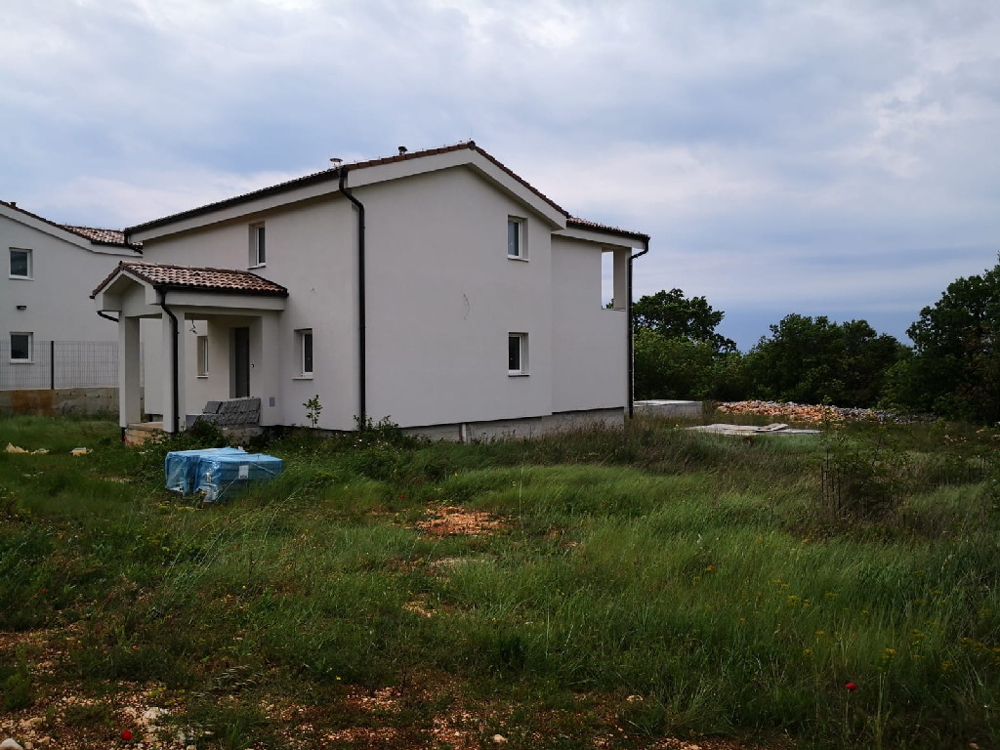Retro della casa della villa H1413.