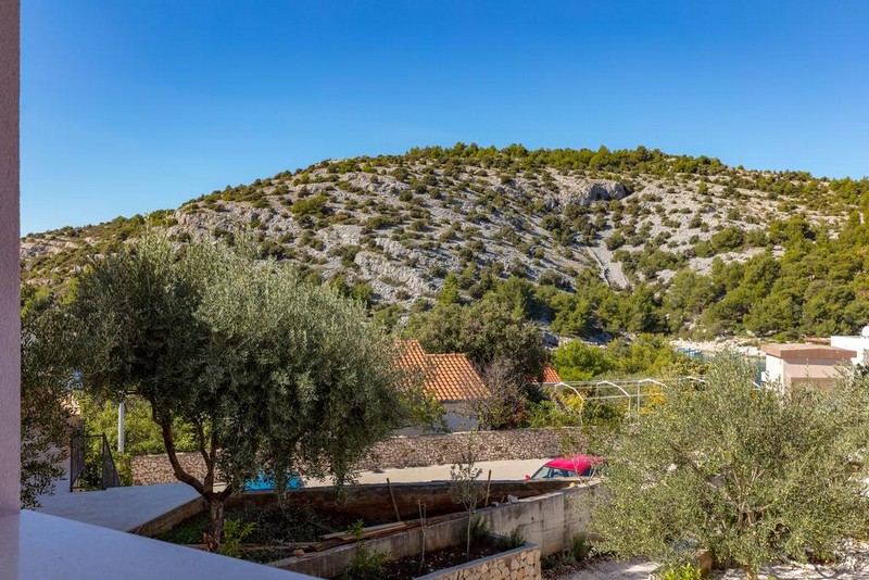 Vista sull'ambiente mediterraneo nella zona di Rogoznica, Dalmazia.