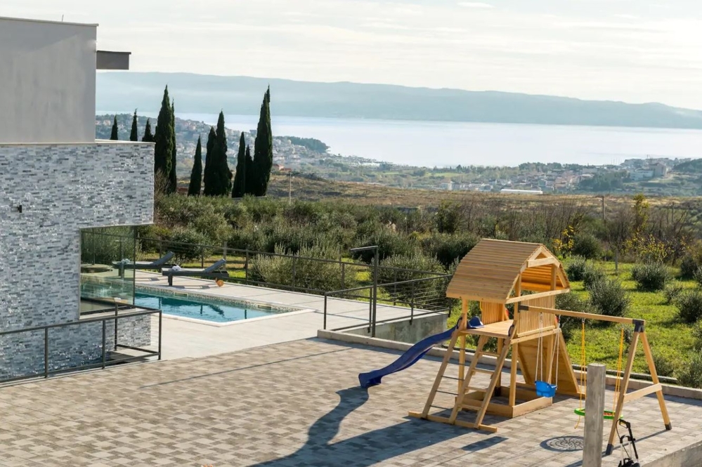 Vista mare della villa H1658, in vendita a Split.