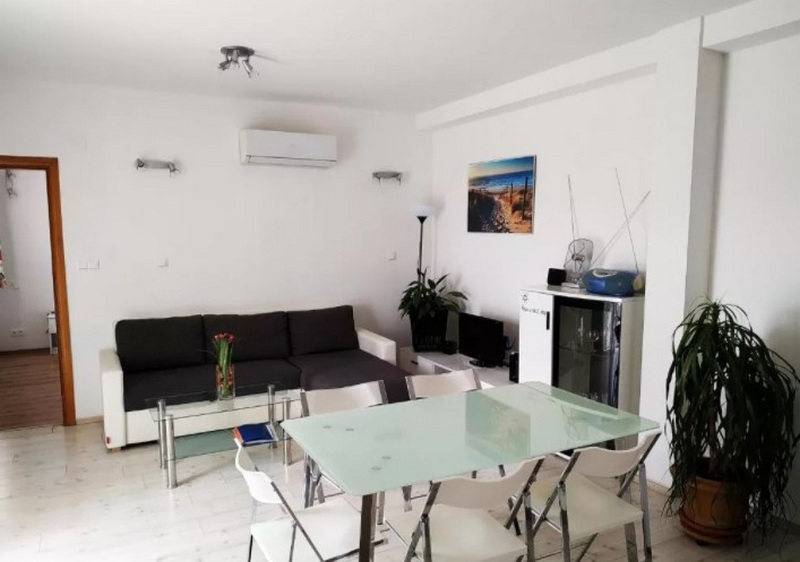 Zona pranzo climatizzata.