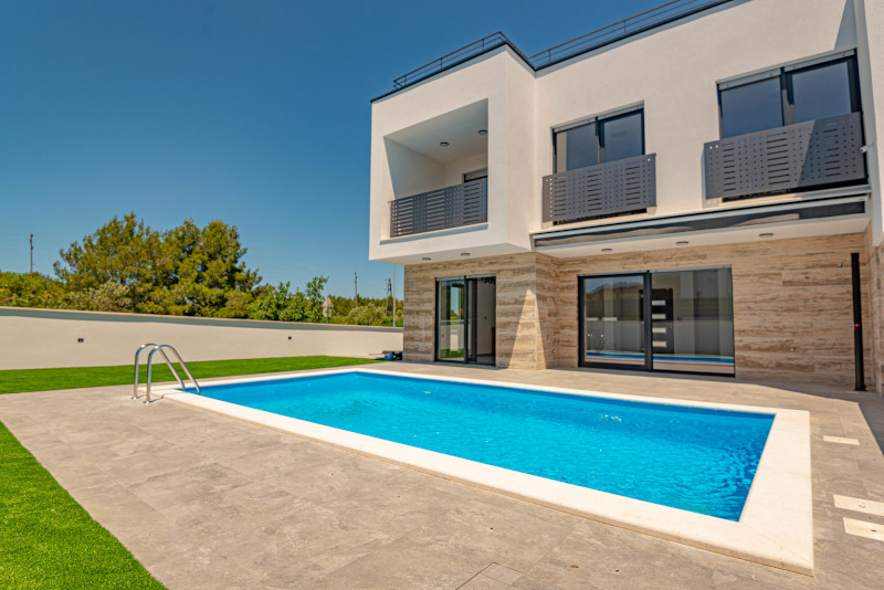 Villa con piscina a Vodice, Croazia, in vendita  - Panorama Scouting.