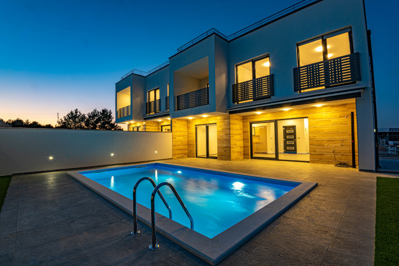 Villa nuova con piscina in vendita in Croazia - Panorama Scouting.
