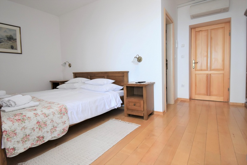 La camera da letto dell'immobile H1785 in Croazia - Panorama Scouting.
