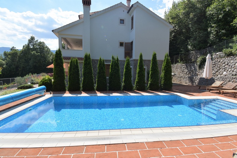 Piscina della villa H1785 presso Opatija in Croazia - Panorama Scouting.