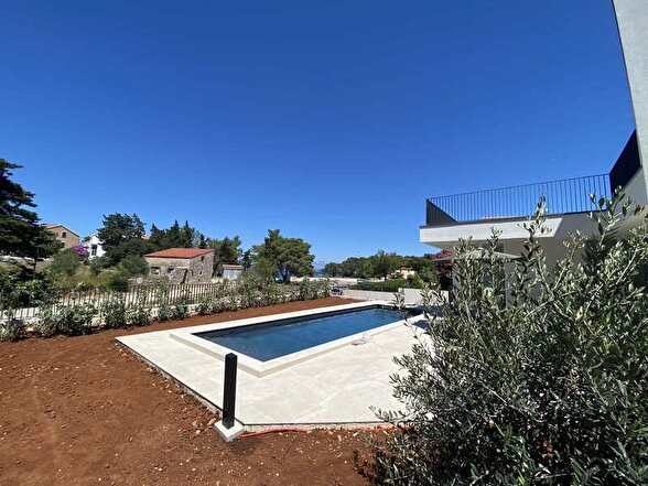Villa nuova con piscina in vendita in Croazia - Panorama Scouting.