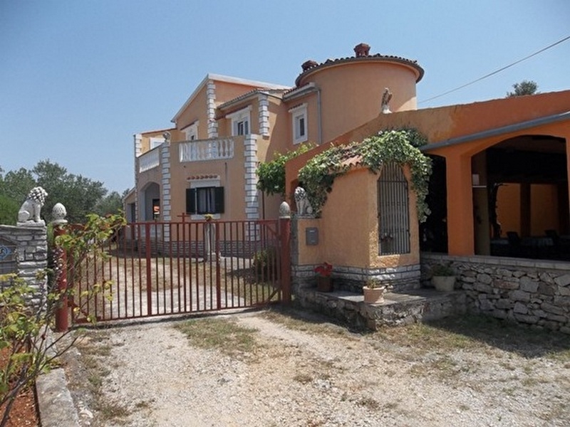 Casa mediterranea in Croazia a Ugljan in vendita - Panorama Scouting Immobili.