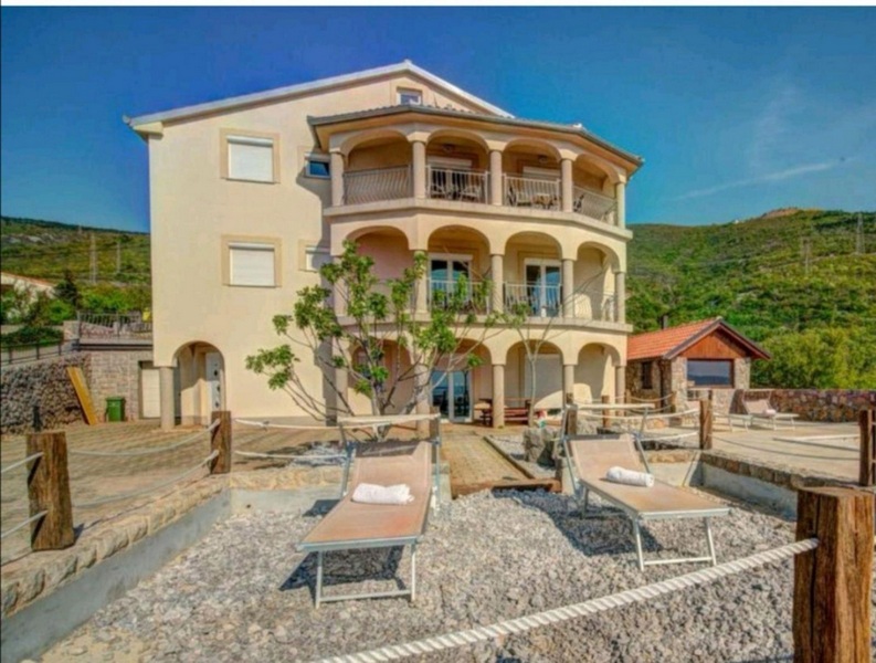 Casa con più appartamenti in vendita in Croazia - Panorama Scouting immobile H1914.