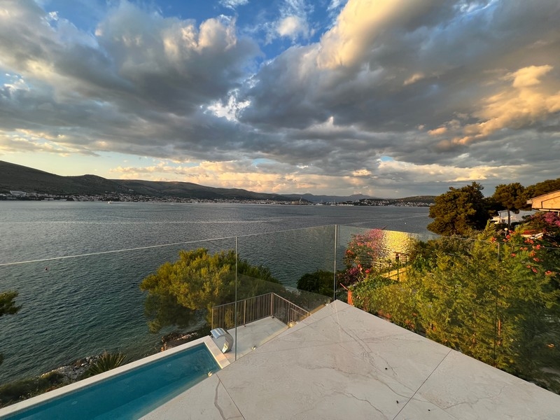 Nuove ville con piscina sul mare in vendita - Panorama Scouting.