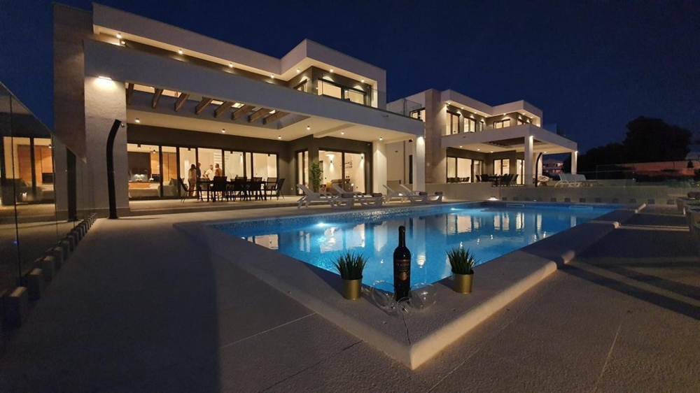 Villa moderna in vendita in Croazia - qui: H2132 a Pag.