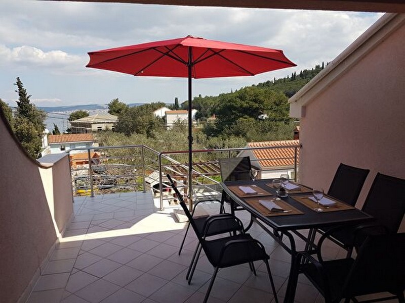 Terrazza coperta con vista mare