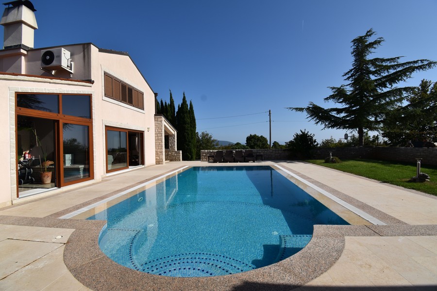 Immobili con piscina in vendita in Croazia - Panorama Scouting.