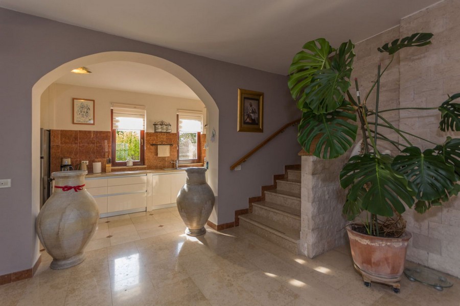 Ingresso della villa H2272.