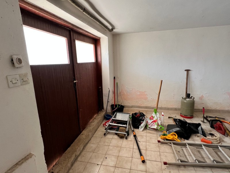 Il garage - da ristrutturare.