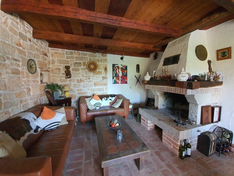 Soggiorno con camino