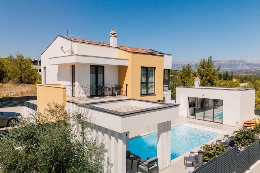 Villa con piscina e vista mare a Pridraga vicino a Zadar