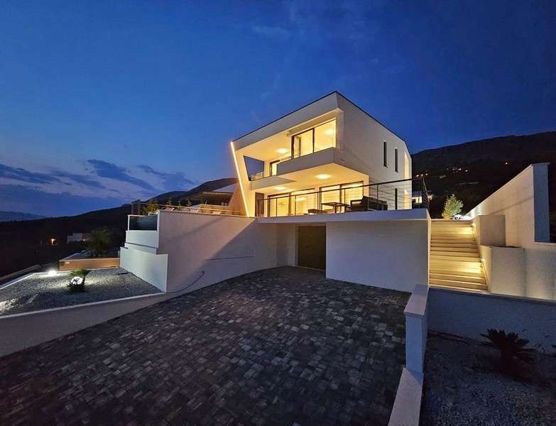 Villa in vendita in Croazia, Panorama Scouting H2511 - villa moderna con piscina illuminata