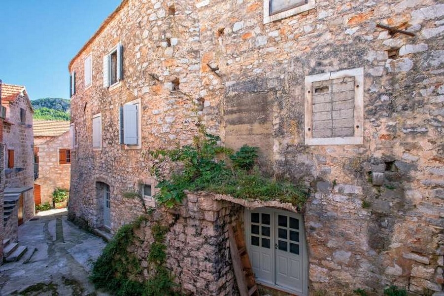 Casa in pietra da ristrutturare