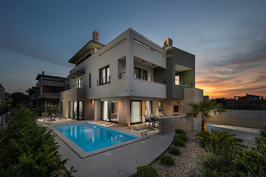 Villa di lusso vicino al mare nella zona di Zadar, Croazia, in vendita - Panorama Scouting.