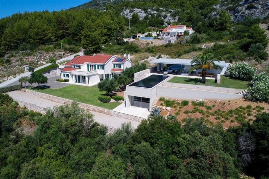 Villa dalmata con casa estiva e piscina