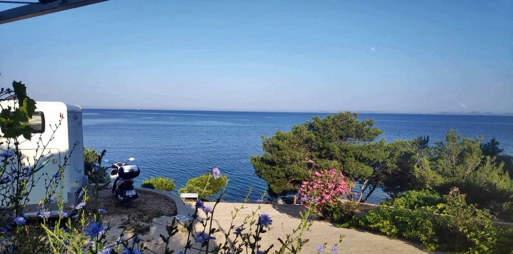 Vista sul mare dalla casa H2634 a Primosten, Croazia.