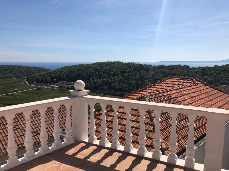 Belle terrazze con vista sul mare e sui monti