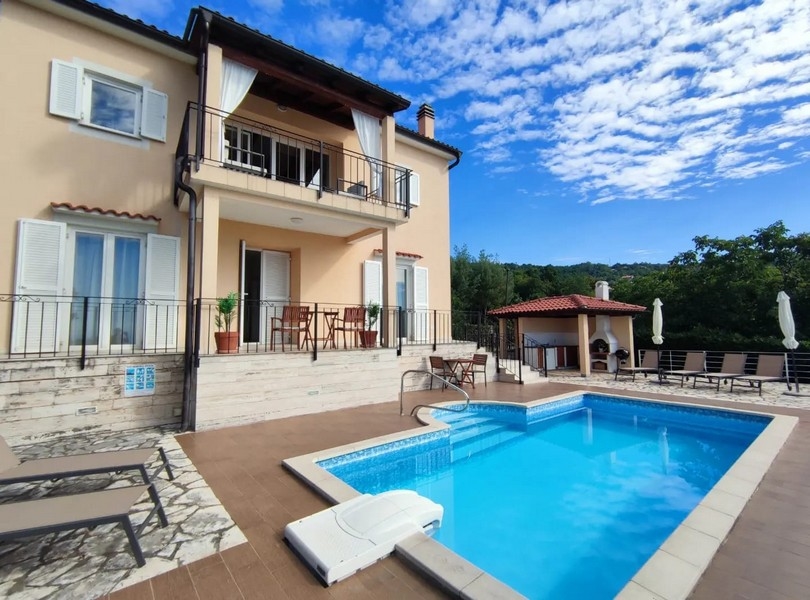 Villa con piscina e vista mare nei pressi di Opatija