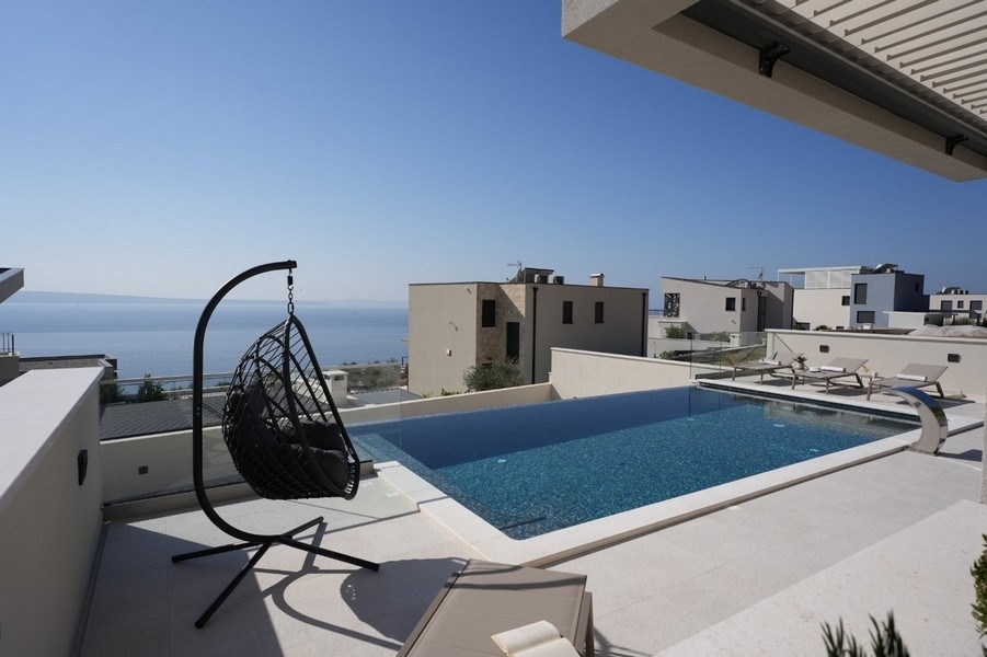 Villa moderna con vista mare in vendita a Split, Croazia.
