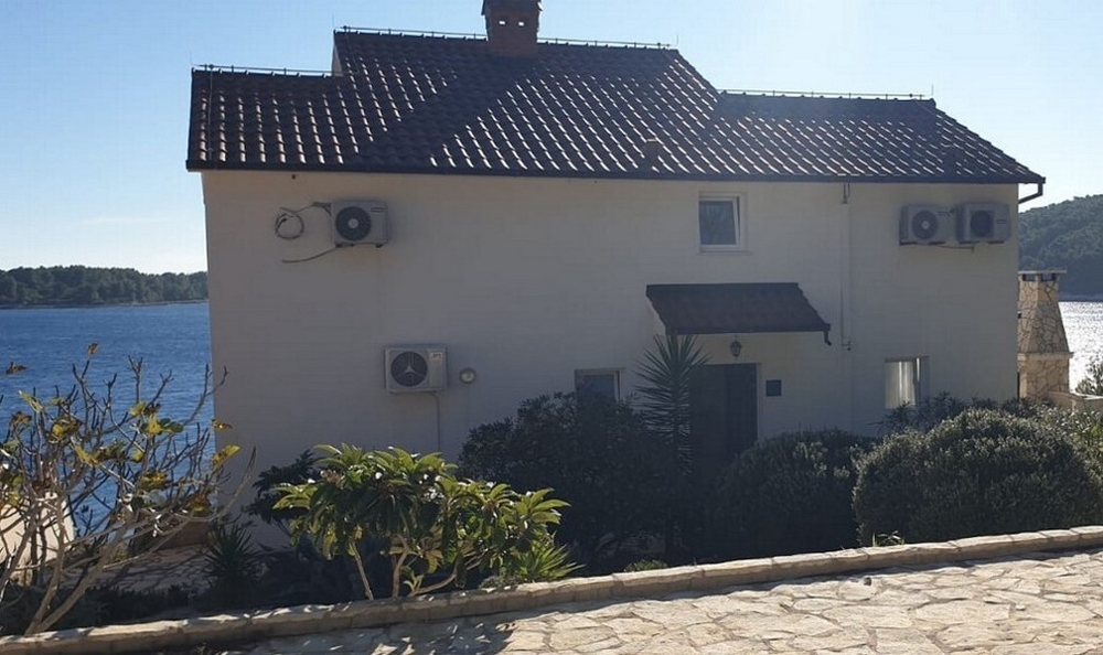 Retro della villa H2684 in Croazia - Panorama Scouting.