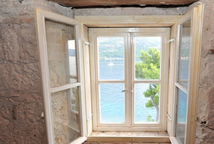 Vista mare dalla casa nella città vecchia H2688 sull'isola di Korcula in Croazia - Panorama Scouting.